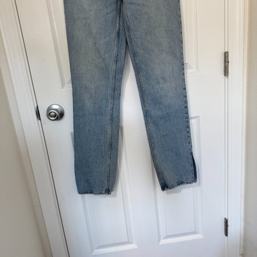 ABERCROMBIE & FITCH Ultra High Rise 90s Straight Jeans Light With Vent Hem 25 - Picture 5 of 8